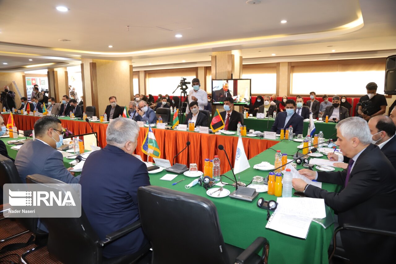 فیلم/ همایش بررسی فرصتهای همکاری هرمزگان با کشورهای عضو اکو