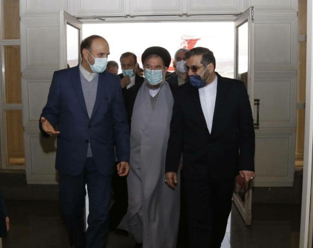 وزیر فرهنگ از بیروت به بناب رفت