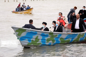 Le président Raïssi visite l'île d'Ashuradeh dans le nord de l’Iran