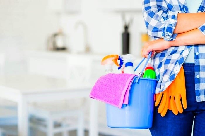 چرا مردان در خانهتکانی مشارکت نمیکنند؟