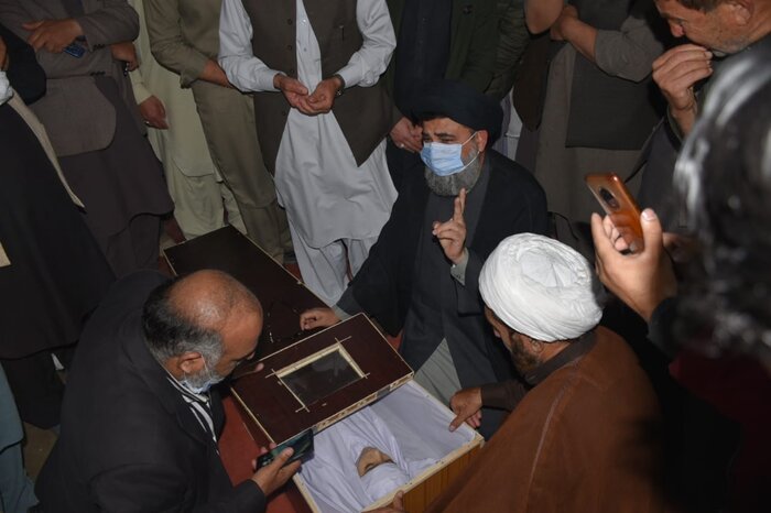 مراسم تشییع شهدای حمله داعش به مسجد شیعیان در پاکستان