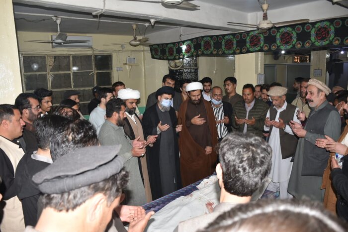مراسم تشییع شهدای حمله داعش به مسجد شیعیان در پاکستان