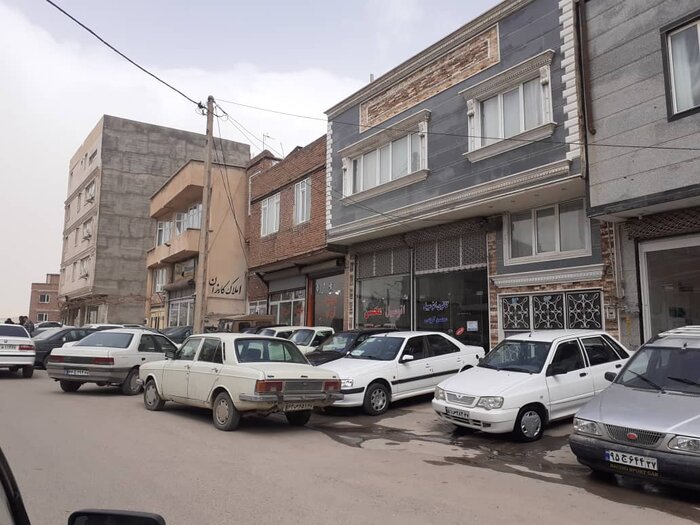 خیابانها و معابر مهاباد در تسخیر نمایشگاههای خودرو