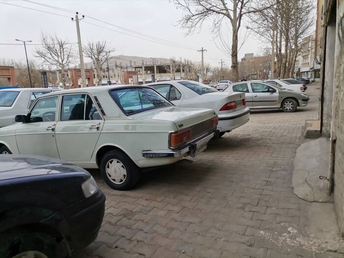 خیابانها و معابر مهاباد در تسخیر نمایشگاههای خودرو