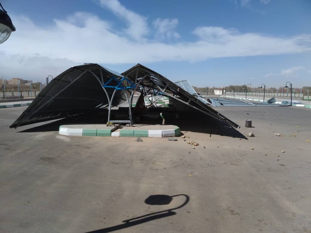 طوفان بیش از یک میلیارد تومان به اردستان خسارت وارد کرد