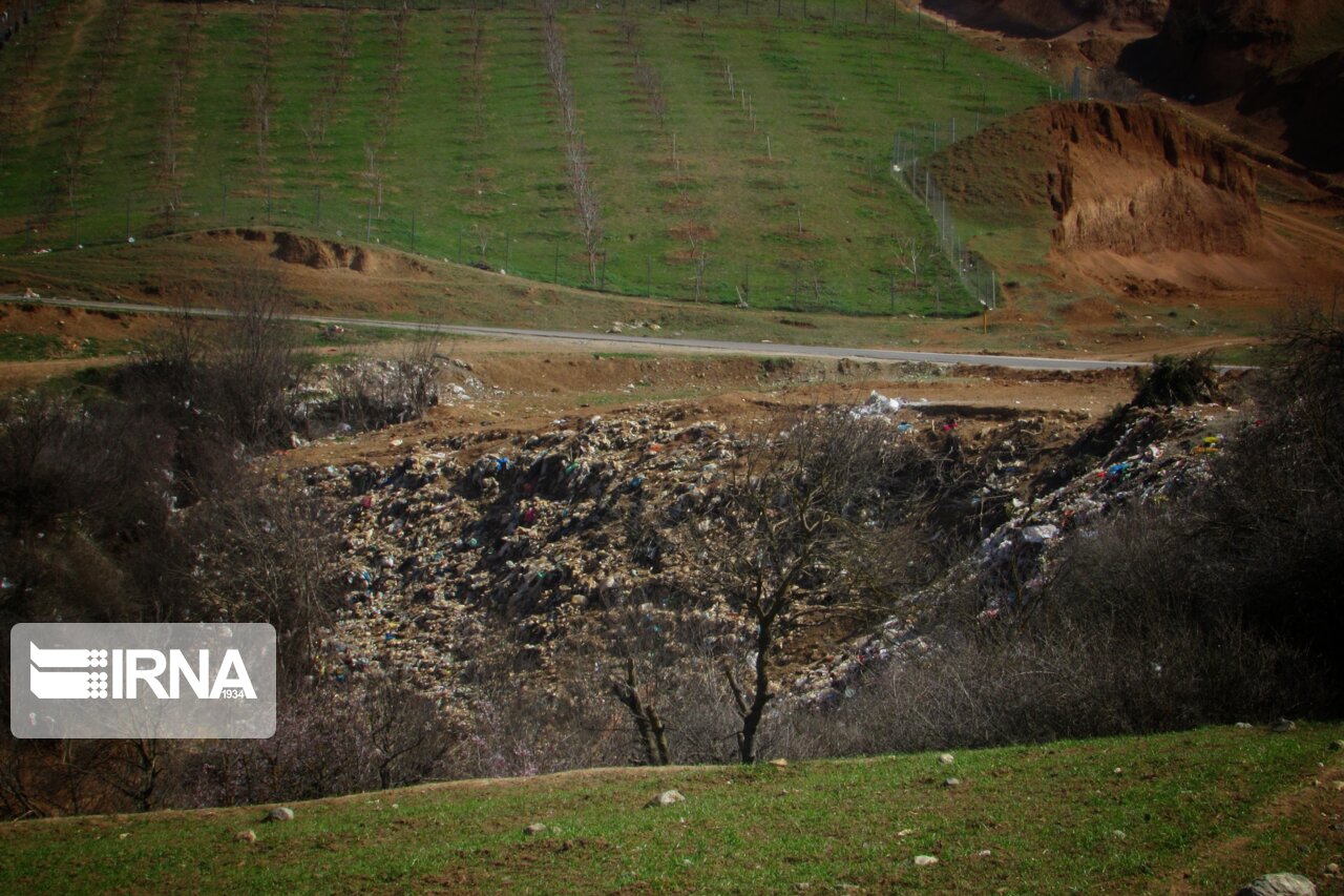 زبالههای سرگردان در طبیعت چهاردانگه ساری