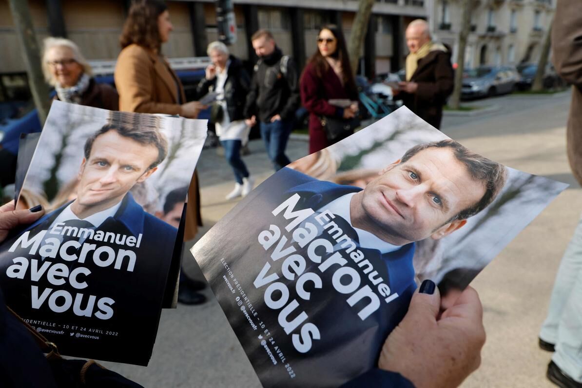 شخصیت‌های فرهنگی فرانسه برای رای دادن به مکرون فراخوان دادند