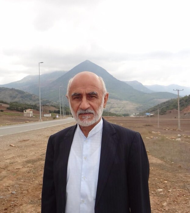 ماجرای عکس یک پاسدار در کنار شهید بهشتی 2