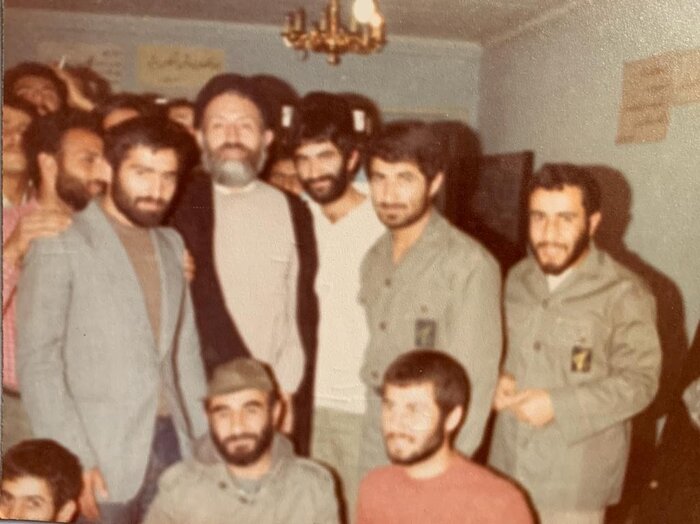 ماجرای عکس یک پاسدار در کنار شهید بهشتی 3