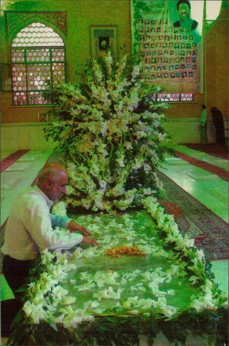 ماجرای عکس یک پاسدار در کنار شهید بهشتی 4