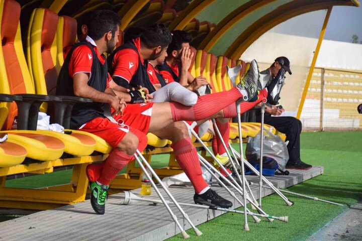 عسگری: ملیپوش فوتبال قطع عضو هزینه بلیت اتوبوس ندارد؛ در حسرت یک اتاق هستیم!