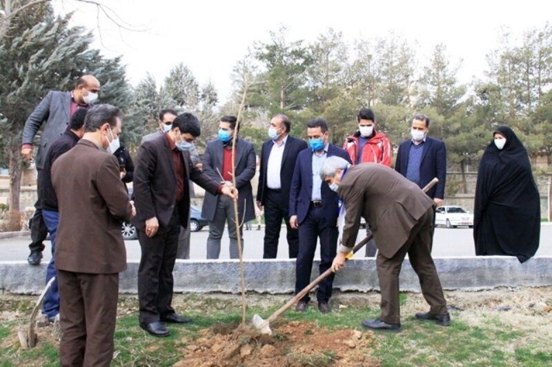 پویش دانش‌آموزی جشن تولد زمین در مدارس کردستان برگزار شد