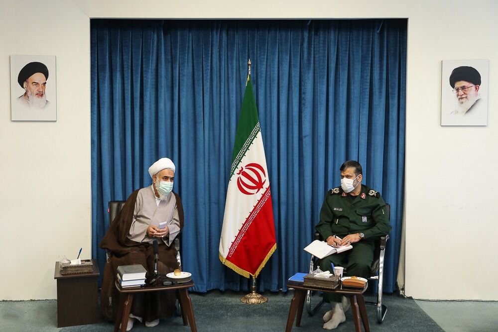 امام جمعه قزوین: پاسداران مفسران جوانمردی هستند