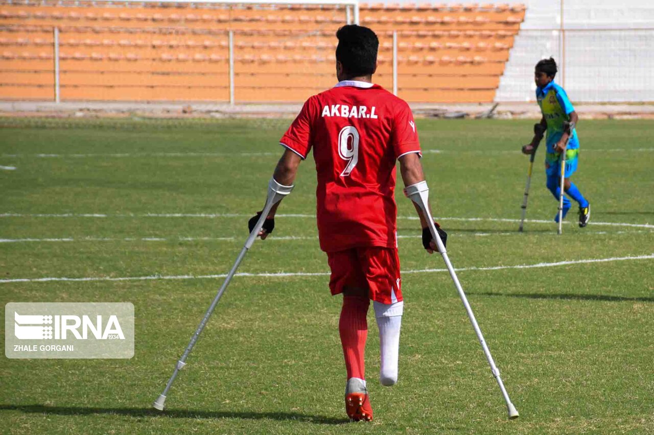 عسگری:‌ ملی‌پوش فوتبال قطع عضو هزینه بلیت اتوبوس ندارد؛ در حسرت یک اتاق هستیم!