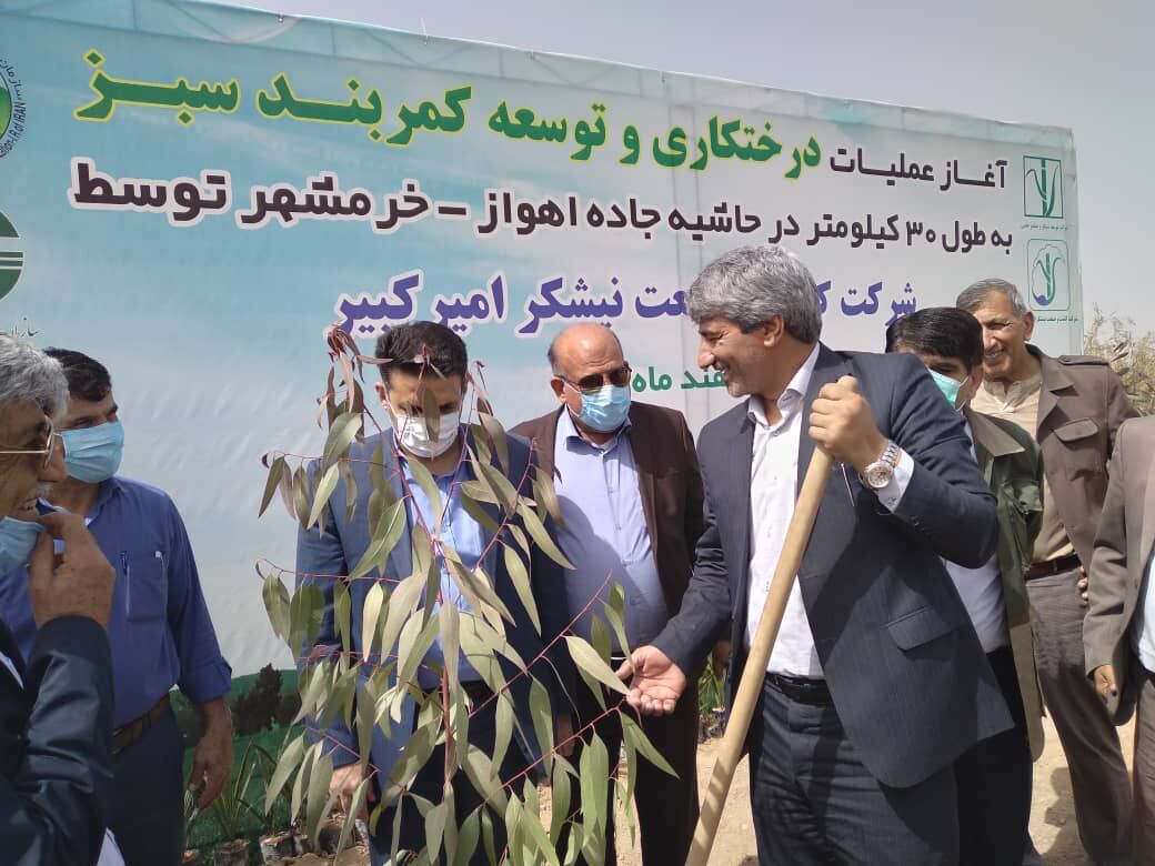 درختکاری حاشیه جاده اهواز - خرمشهر به طول ۳۰ کیلومتر شروع شد