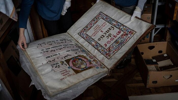 تلاش برای انتقال آثار هنری بزرگترین موزه اوکراین به جای امن