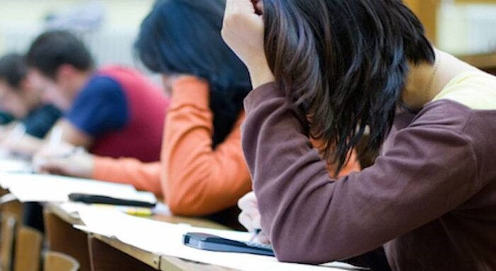 بررسی زمینههای اعتراض والدین آمریکایی به محتوای جنسی کتب درسی