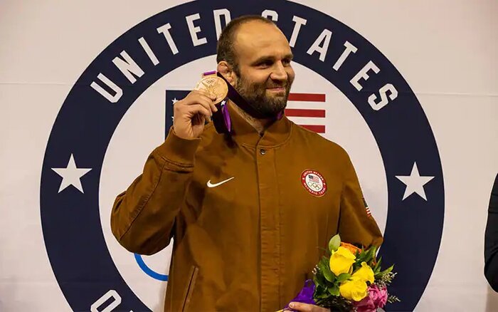 آزادکار آمریکایی مدال برنز المپیک ۲۰۱۲ را تحویل گرفت/کمیل در انتظار طلا 