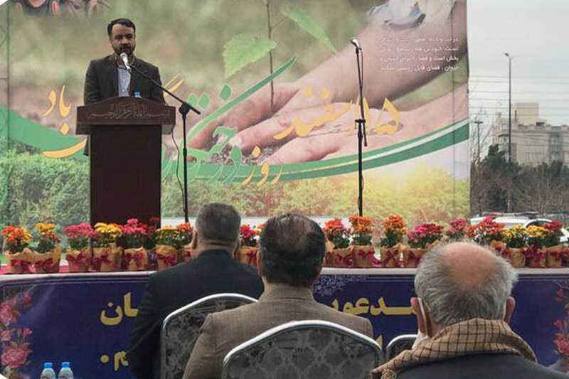 ۲ مجموعه باغی برای افزایش فضای سبز در اختیار شهروندان ری قرار میگیرد ۲ مجموعه باغی برای افزایش فضای سبز در اختیار شهروندان ری قرار میگیرد