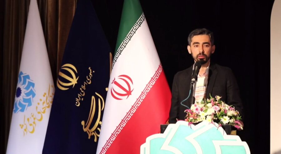 کتابداران باید معرفت، معنویت، علم و دانش حرفهای خود را افزایش دهند 2