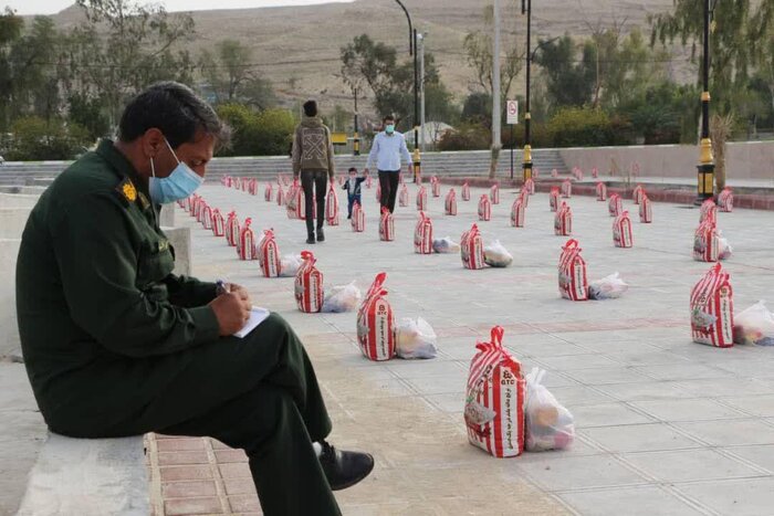 توزیع ۲۳ هزار بسته معیشتی بین خانوادههای نیازمند لارستان