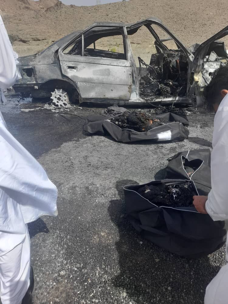 چهار نفر در آتش بی احتیاطی رانندگی در جاده ایرانشهر سوختند 