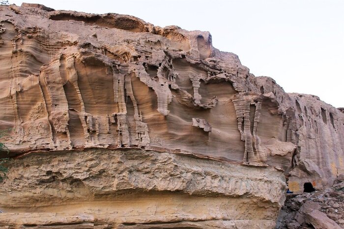 سفر به تالاب صورتی و گورستان جن