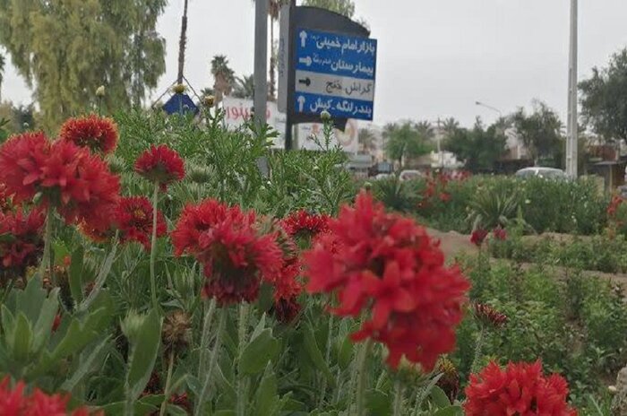 زیباسازی فضاهای شهری لار مرکز لارستان فارس در آستانه نوروز ۱۴۰۱