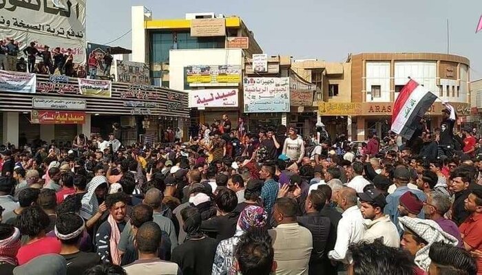 جمعی از اهالی ذیقار در اعتراض به گرانی جاده بصره به بغداد را بستند