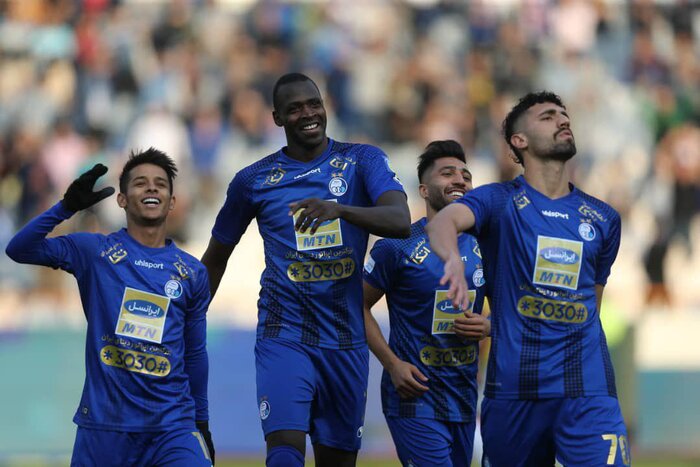 فرهاد به دنبال همامتیاز شدن با پرسپولیس/ رد پای منصوریان در آخرین باختهای استقلال