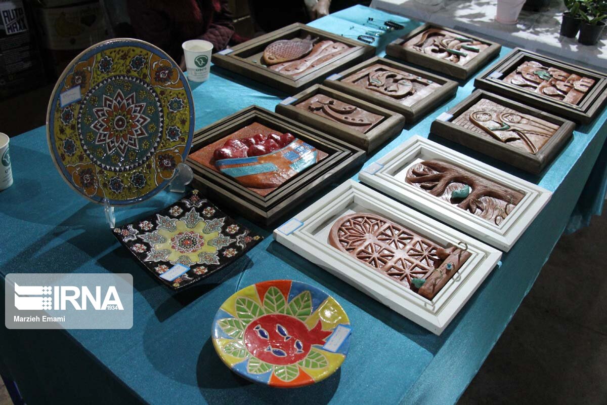نمایشگاه صنایع دستی و سوغات در شهر تاریخی سیمره دره شهر برپا شد نمایشگاه صنایع دستی و سوغات در شهر تاریخی سیمره دره شهر برپا شد