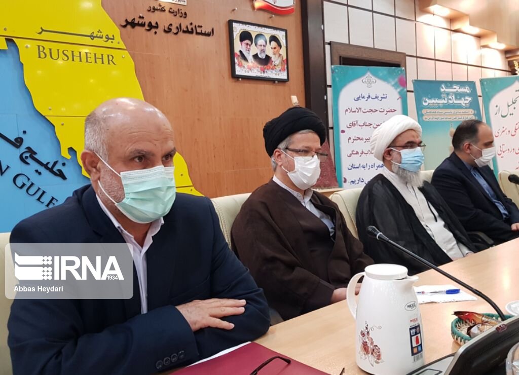 استاندار : ۱۴۰۱ سال عملیات در حوزه های اقتصاد و فرهنگ بوشهر است
