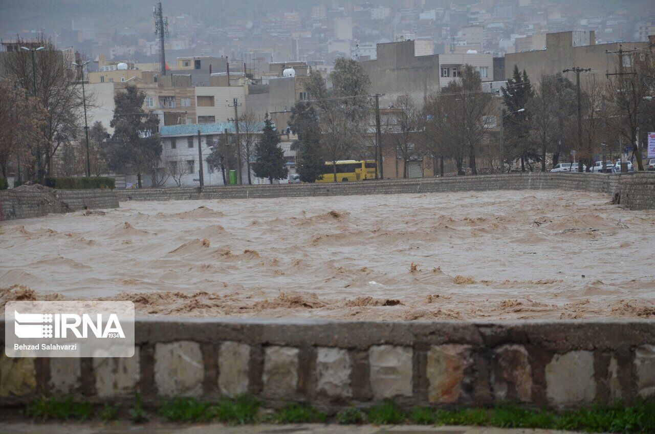 هواشناسی در باره شدت بارندگی و وزش باد در مازندران هشدار نارنجی داد