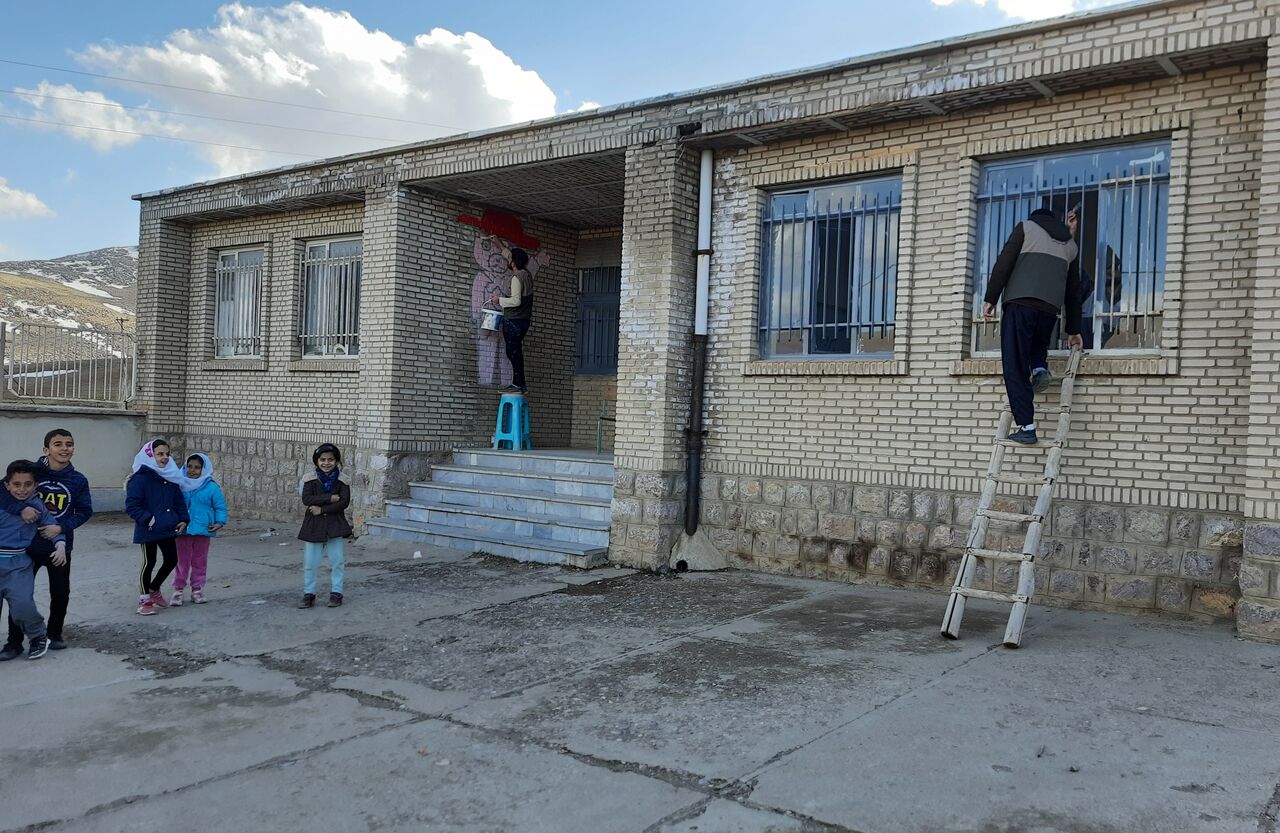 ۱۵ گروه جهادی در موچش کامیاران به مردم خدمت رسانی کردند ۱۵ گروه جهادی در موچش کامیاران به مردم خدمت رسانی کردند