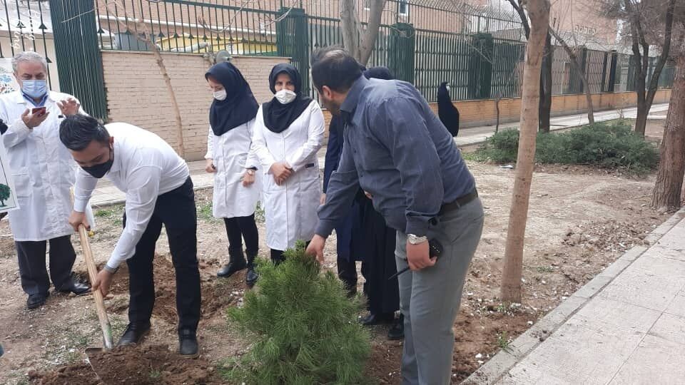 بسته خبری پایتخت؛ از پویش آزادی مادران زندانی تا افتتاح ایستگاه مترو بوستان گفت و گو 