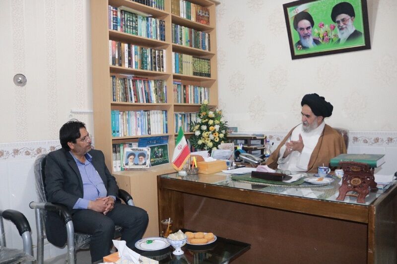 امام جمعه ابرکوه: ظرفیت های ابرکوه مغفول مانده است
