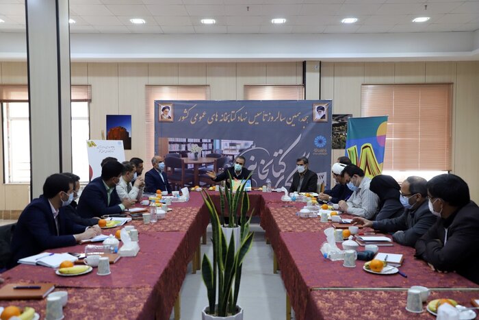 فرماندار همدان: توسعه و ترویج فرهنگ کتابخوانی نیازمند اقدامات زیرساختی است