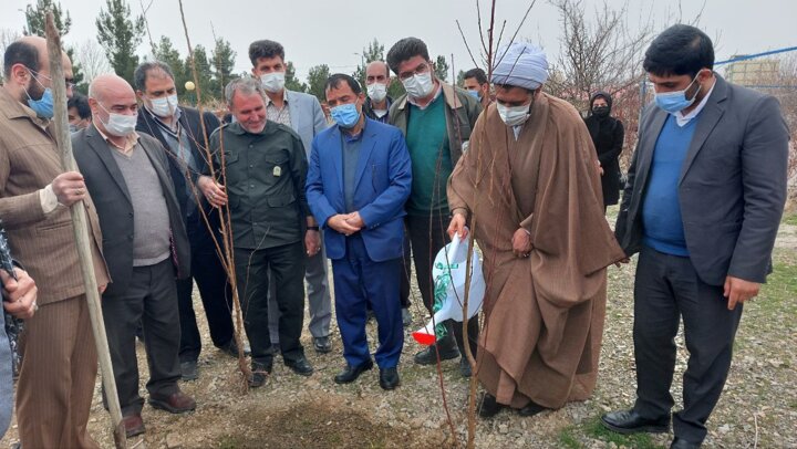 یادمان شهید گمنام حوزه علمیه خواهران ملایر افتتاح شد