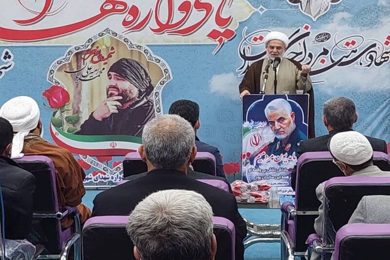 نماینده ولی فقیه در کردستان: حضور در یادواره شهدا الگوبرداری از تربیت دینی است نماینده ولی فقیه در کردستان: حضور در یادواره شهدا الگوبرداری از تربیت دینی است