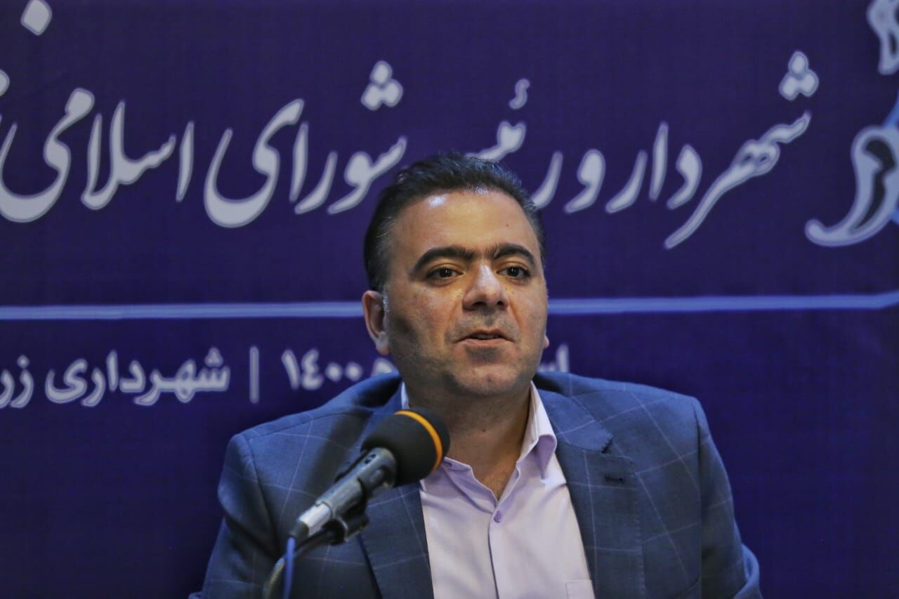 شهردار زرقان: شهرداری و شورا، بنگاه کاریابی نیست
