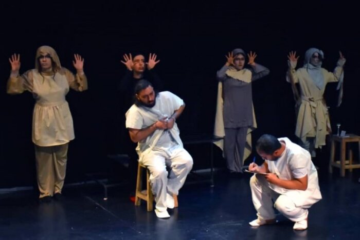 اجرای ۴۵ نمایش در ۲۰ تماشاخانه/ آرامشِ سالنهای تئاتر در استقبال قرن جدید www.haftgard.ir