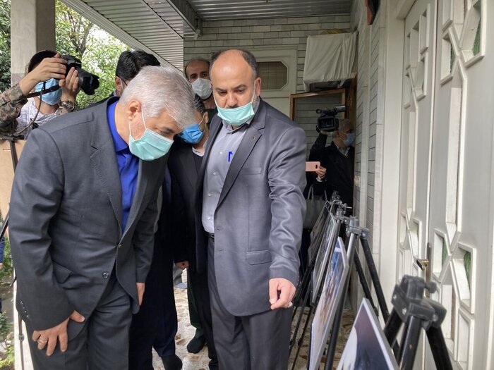 وزیر ورزش با خانواده شهید شاخص ورزش کشور دیدار کرد