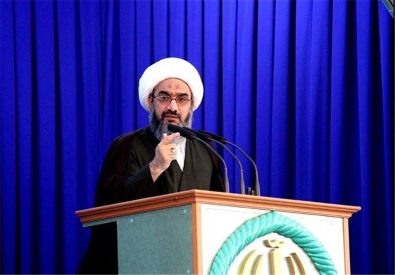 امام جمعه بوشهر: امکانات رفاهی مسافران نوروزی در این استان تامین شود