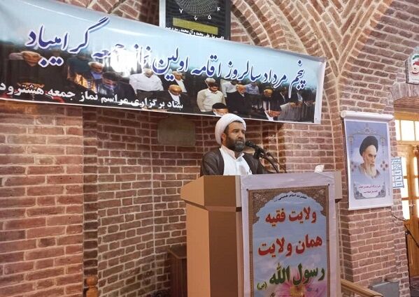 خطیب جمعه هشترود از مسئولان خواست در رفع دغدغه های جوانان اهتمام ویژه داشته باشند