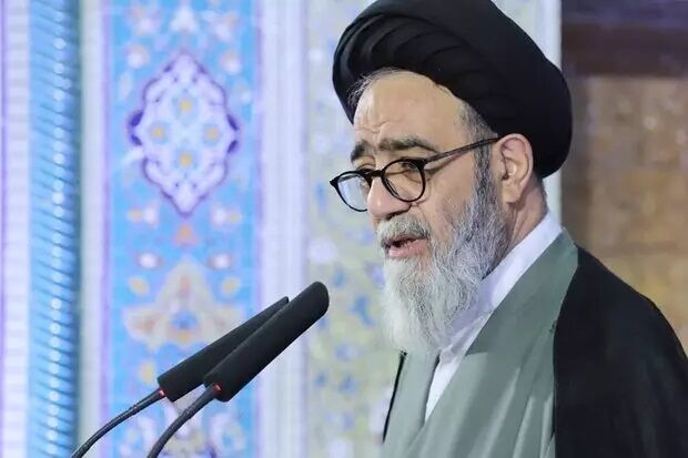 امام جمعه تبریز: نمایندگان مجلس در اجرای فرامین رهبری همت کنند