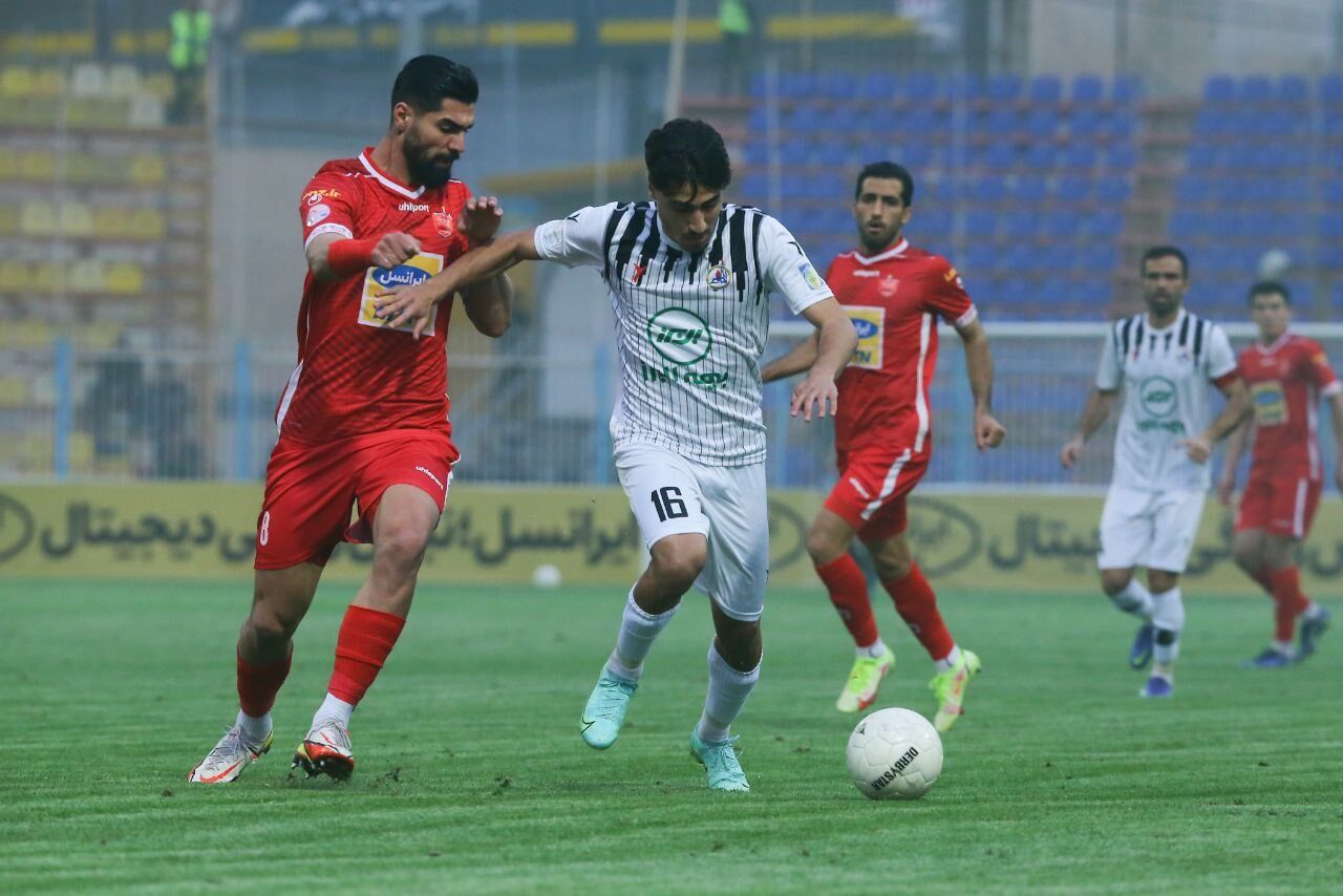 تیم فوتبال نفت مسجدسلیمان مغلوب پرسپولیس  شد