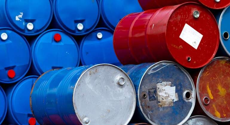 روزنامه اسپانیایی: بازار جهانی نفت به سمت ایران و ونزوئلا چشم دوخته است