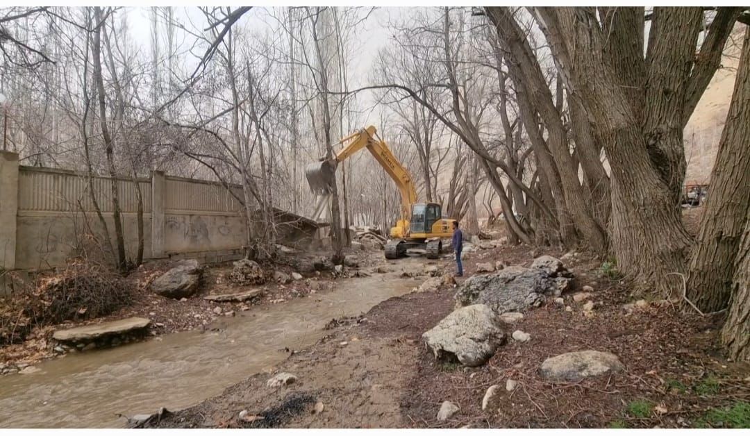 آب منطقه ای فارس:برخی متصرفان از قانون آزادسازی حریم رودها استقبال کردند  آب منطقه ای فارس:برخی متصرفان از قانون آزادسازی حریم رودها استقبال کردند