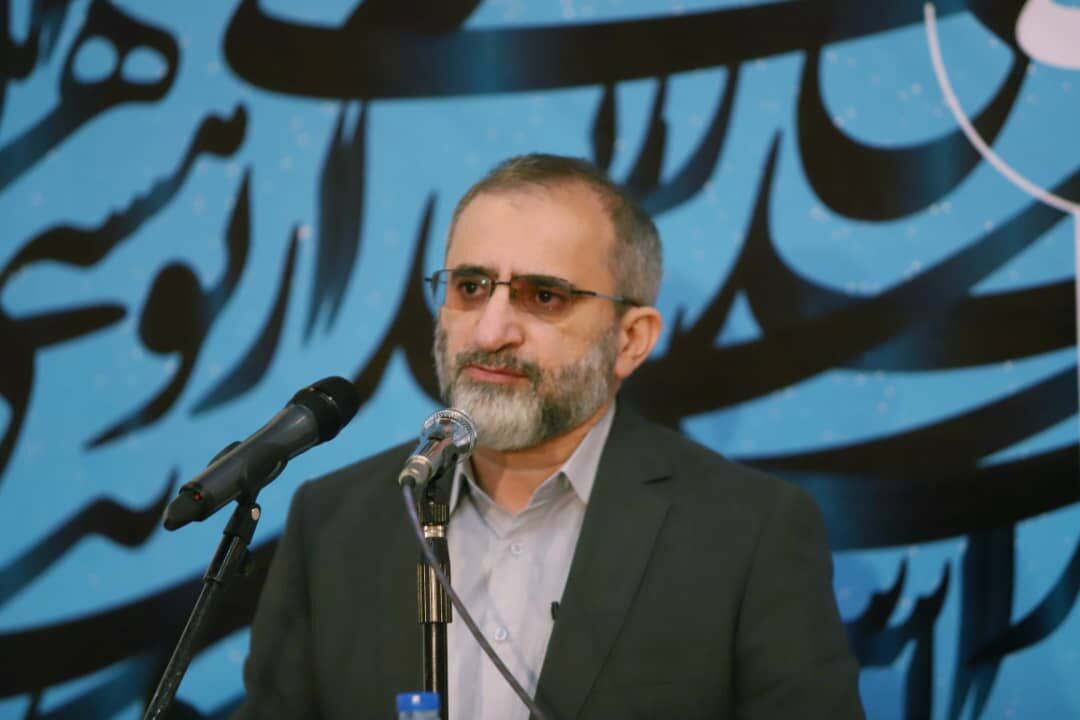 استاندار مرکزی: فرهنگ مبنای هویت ملی است استاندار مرکزی: فرهنگ مبنای هویت ملی است