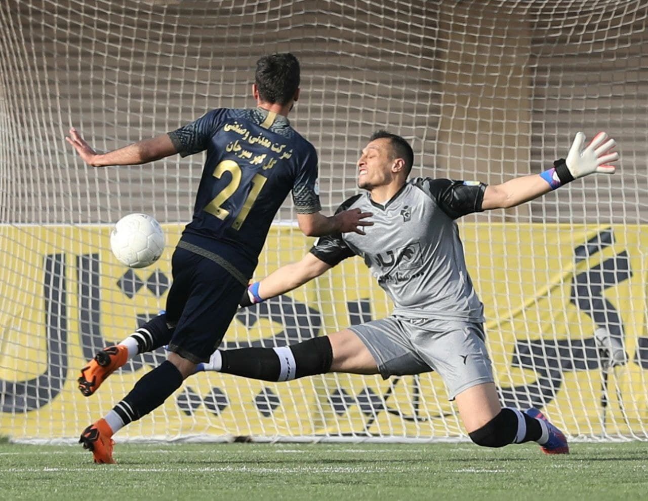 ستاره تیم قلعهنویی نخستین صید تابستانی استقلال ستاره تیم قلعهنویی نخستین صید تابستانی استقلال